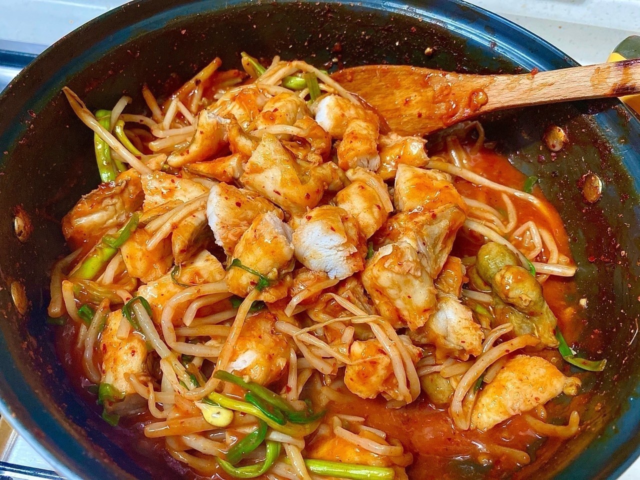 푸짐한 순살 아구찜 밀키트