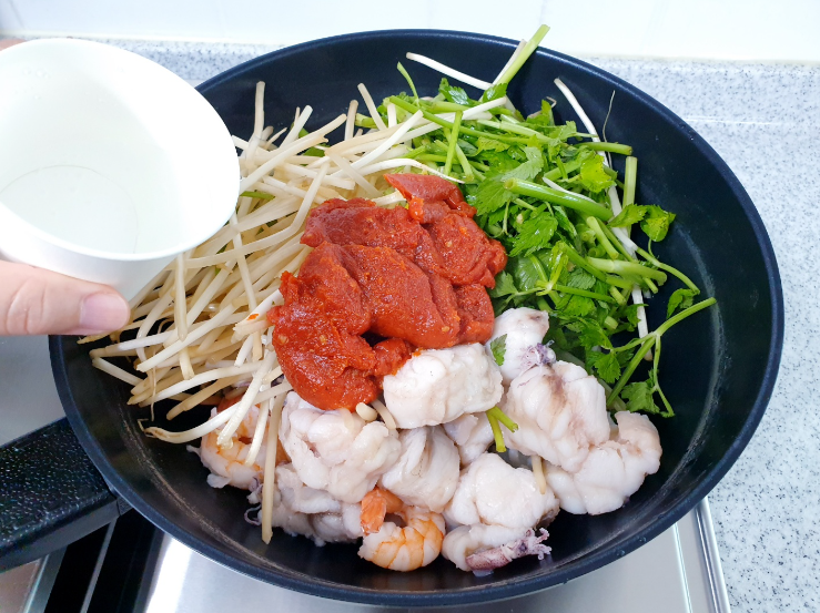 푸짐한 순살 아구찜 밀키트