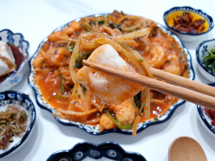 푸짐한 순살 아구찜 밀키트