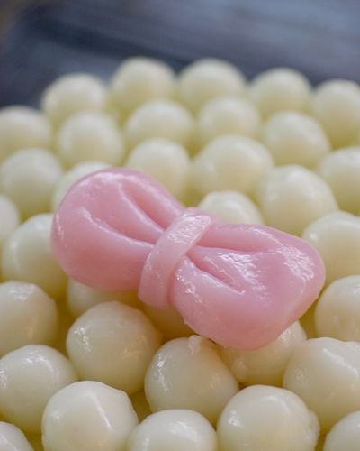백일상차림 (삼색경단)