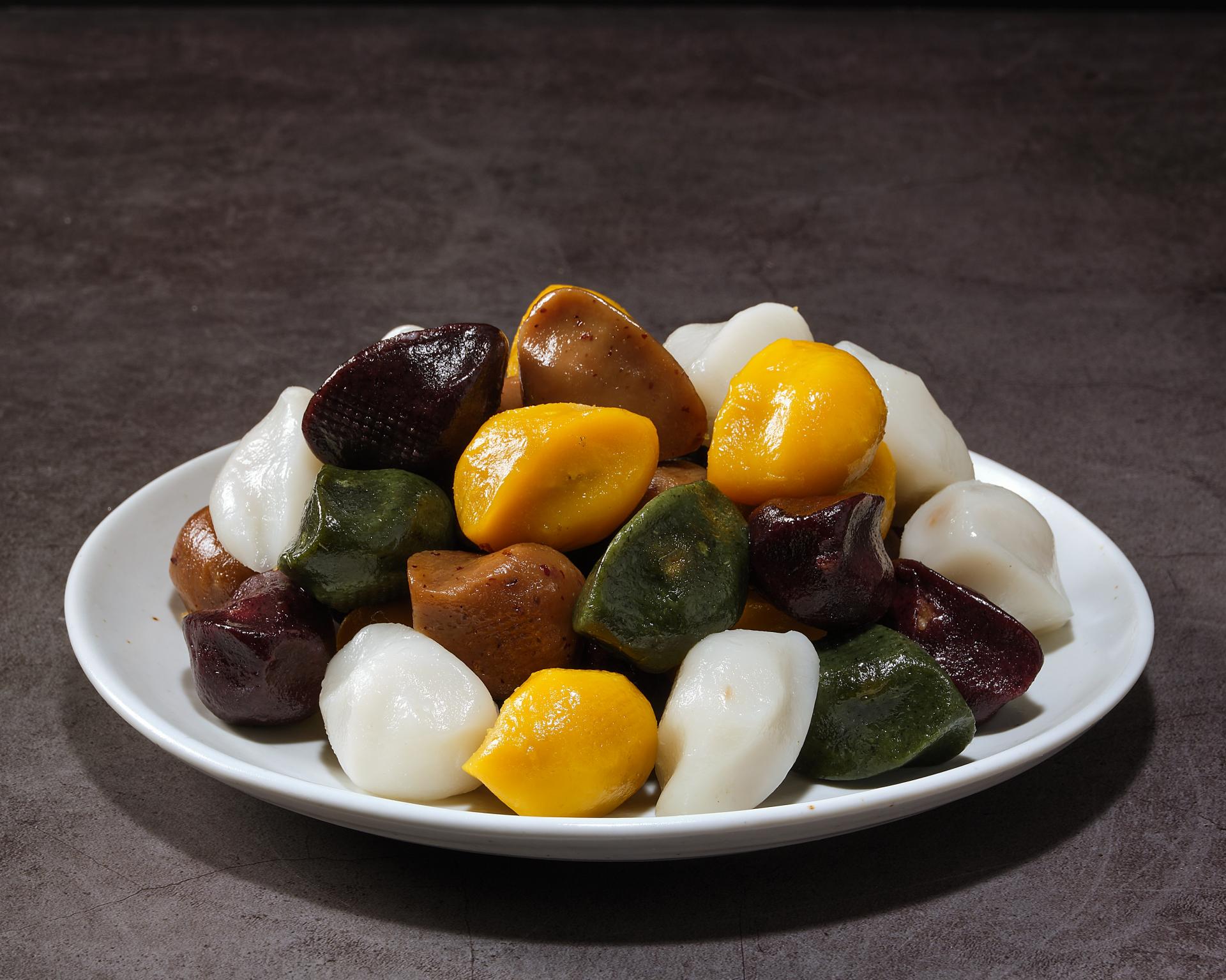 백일상차림 (삼색경단)