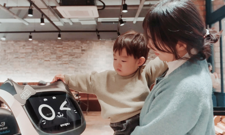 광복경양식 서빙로봇 식당로봇 로봇서빙