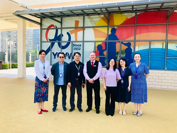 좌측부터&nbsp; 두번째 한승호 감사, 백승관대표, Stephen O' Connor&nbsp; Co-Principal, Grace Du Chinese Co-Principal