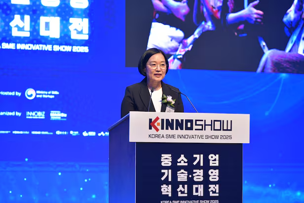 Minister Han Seong-suk of the Ministry of SMEs and Startups. /Courtesy of the Ministry of SMEs and Startups