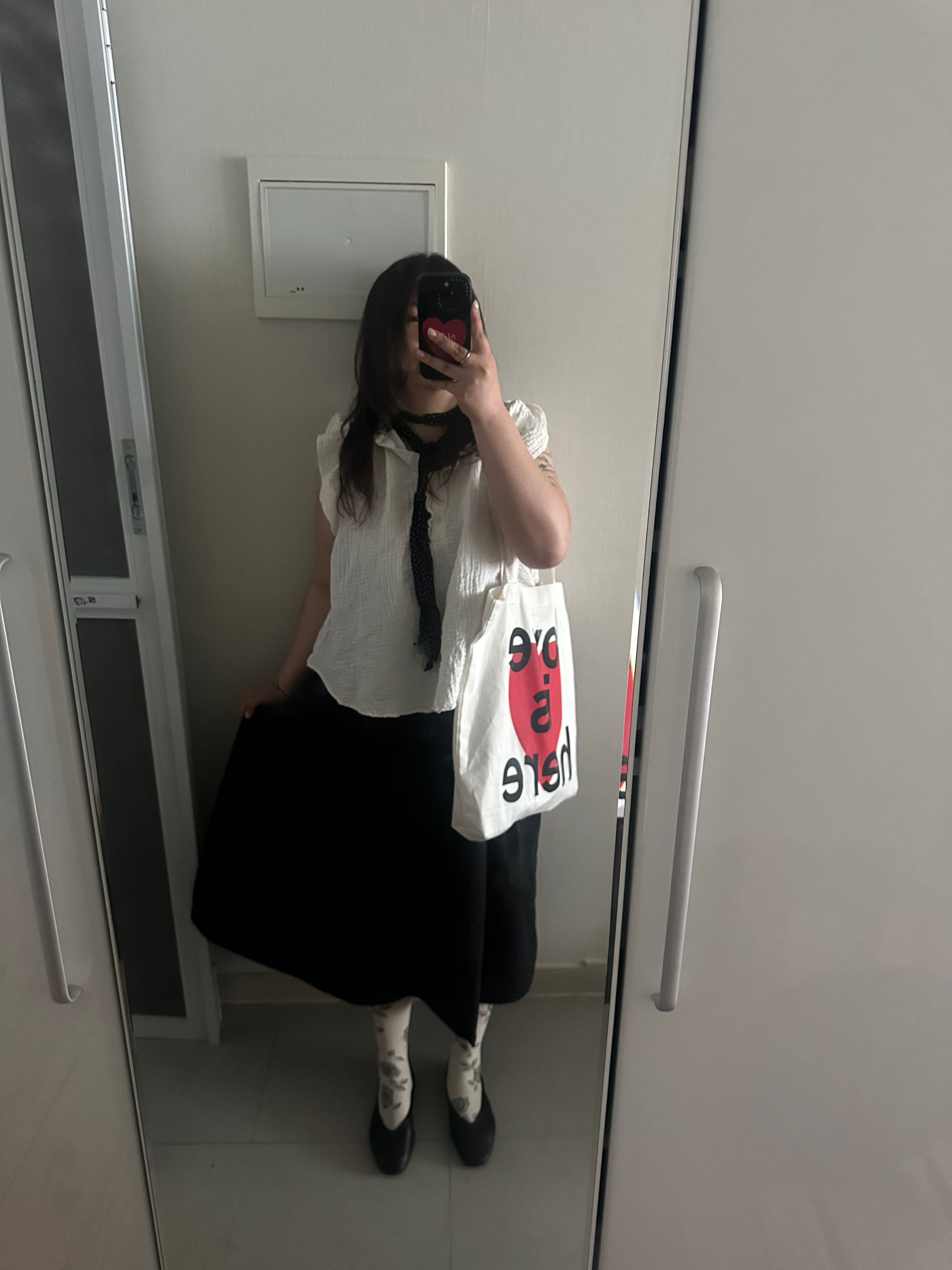 사랑은 여기 에코백