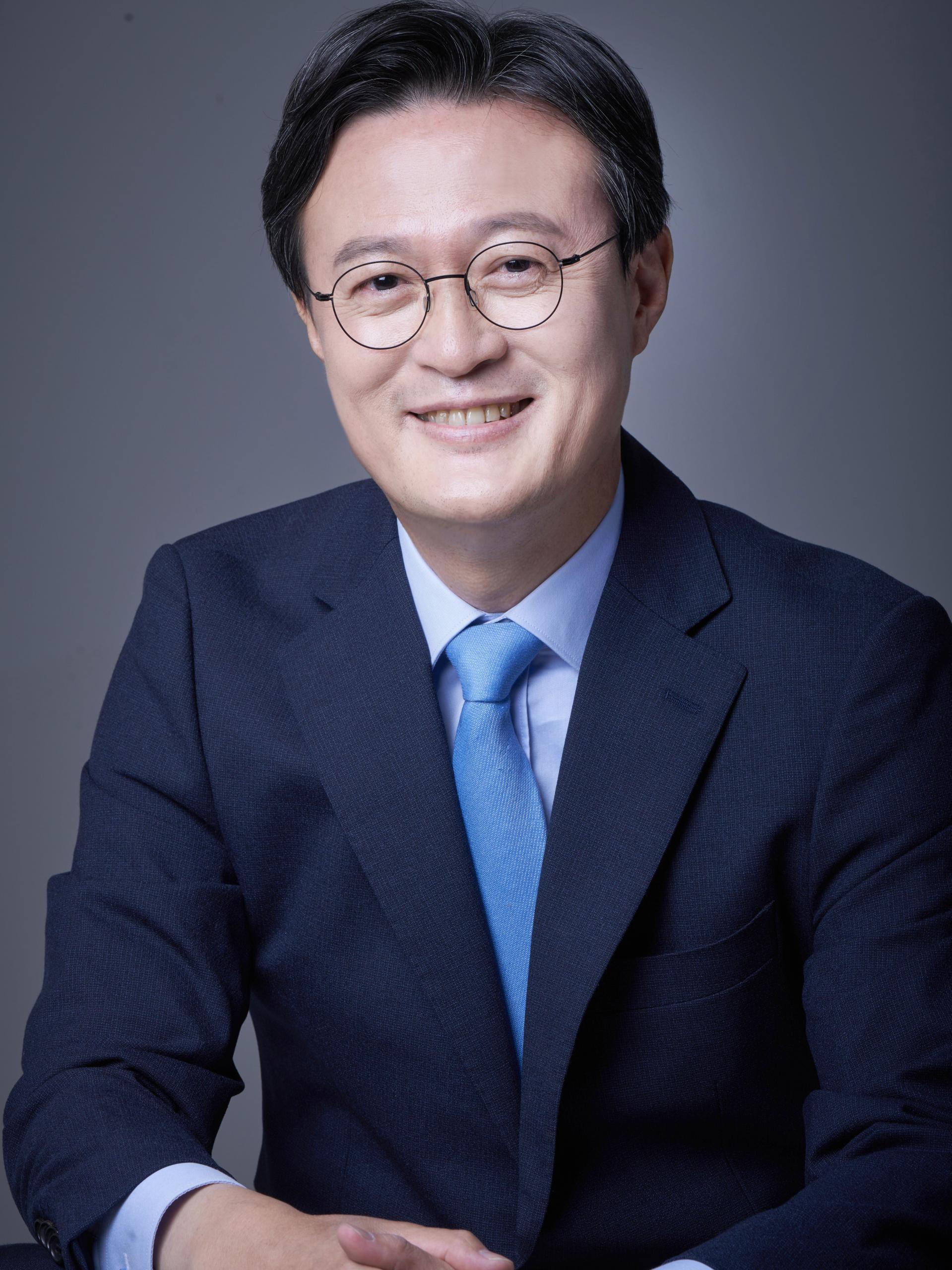 채현일 명예고문