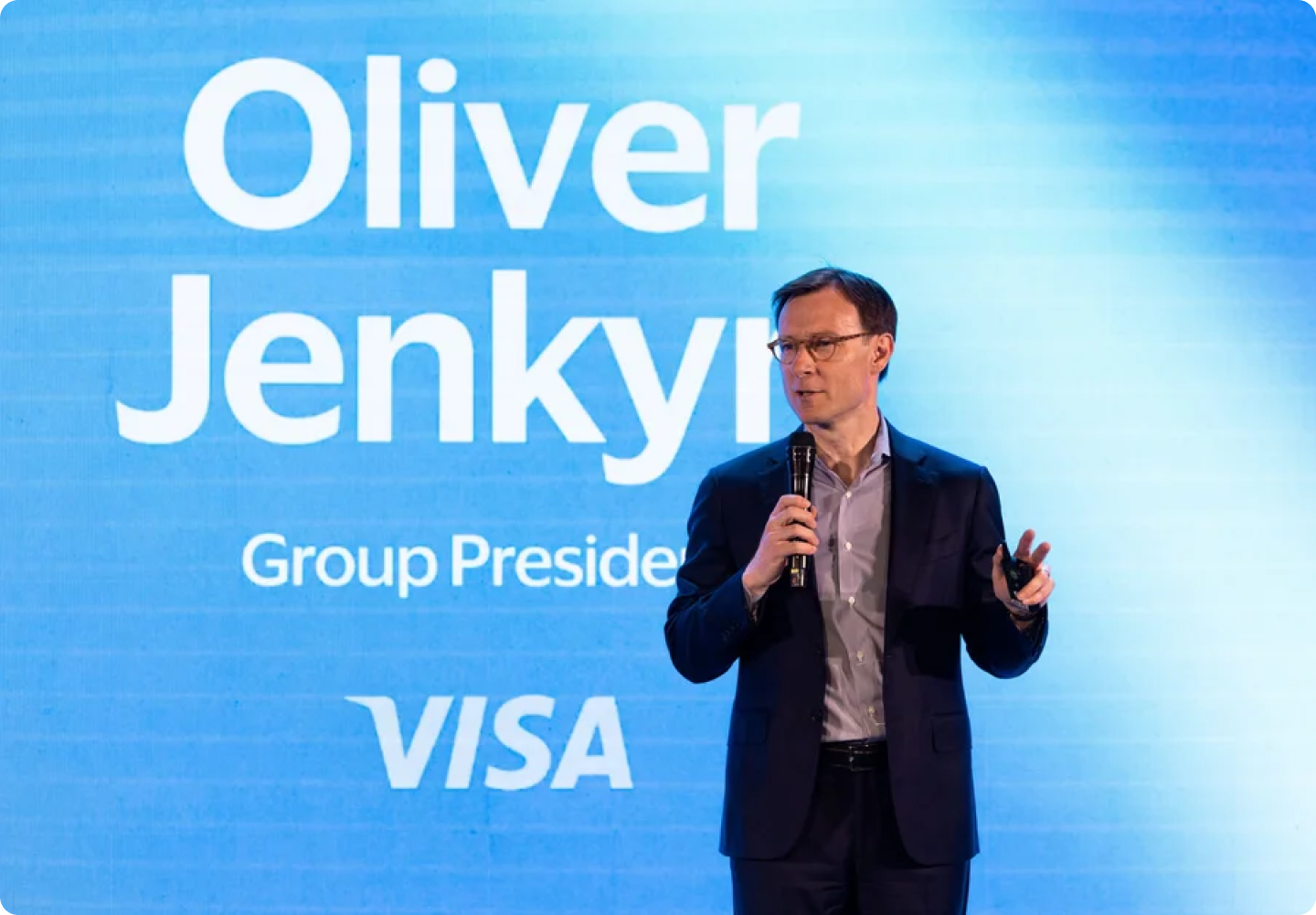 Visa Payments Forum에서 AI 에이전트 결제와 에이전틱 커머스 전략을 발표하는 Visa 발표 현장