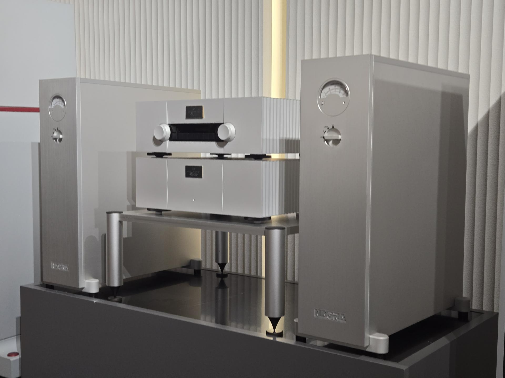 4cbbe8f179079.jpg