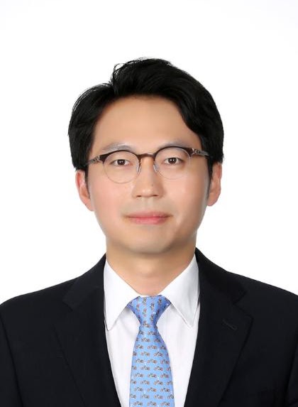 김지섭 부교수
