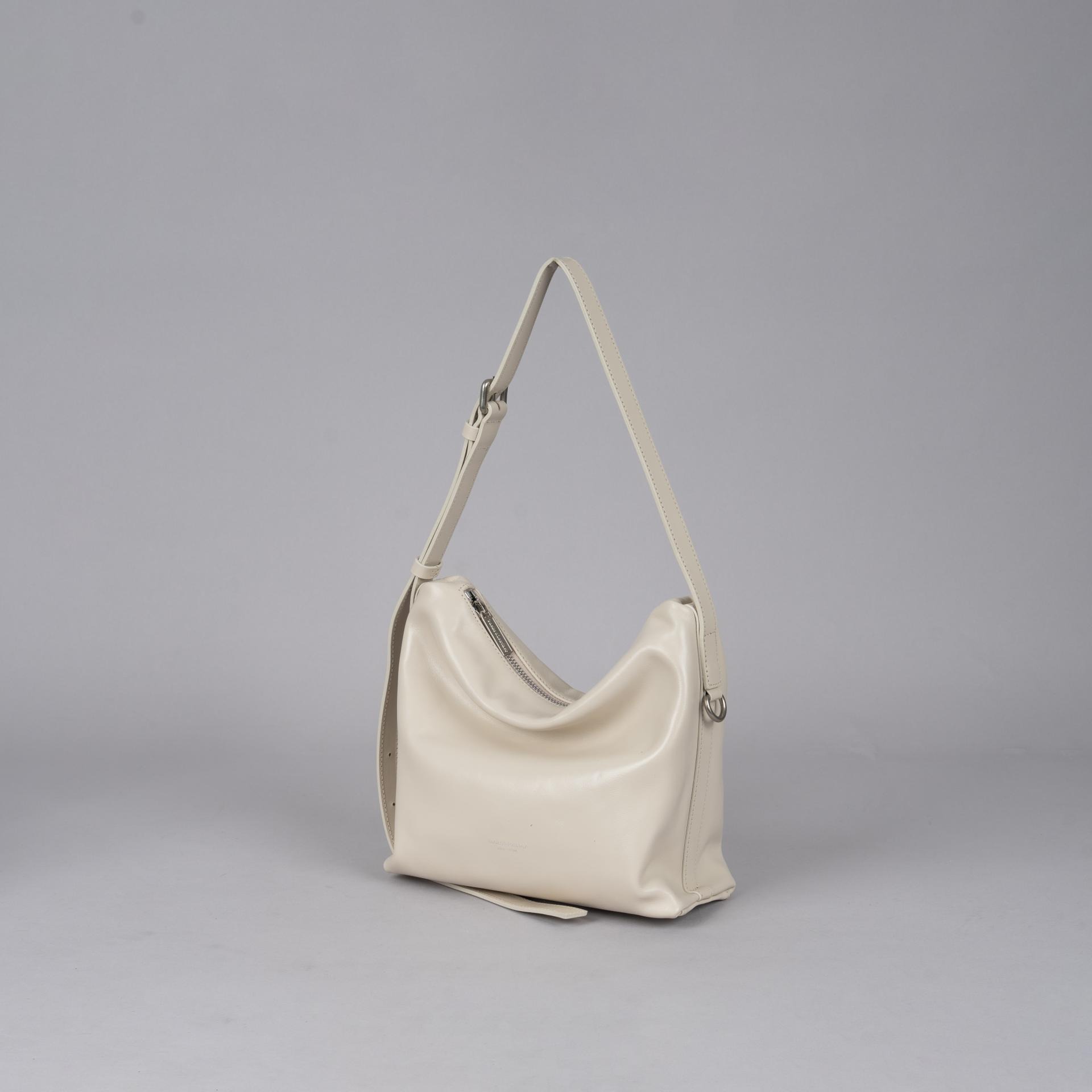 low包 S (亮面牛皮) /Low Bag S (Pull-up)