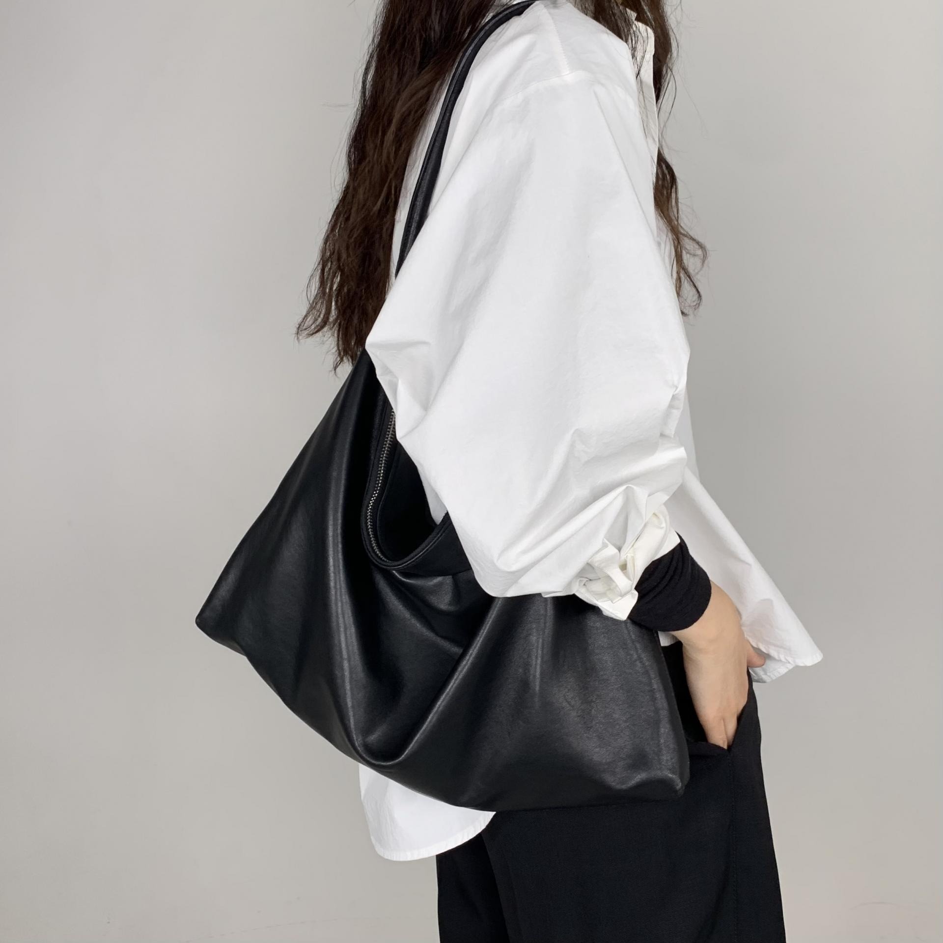 모모 L