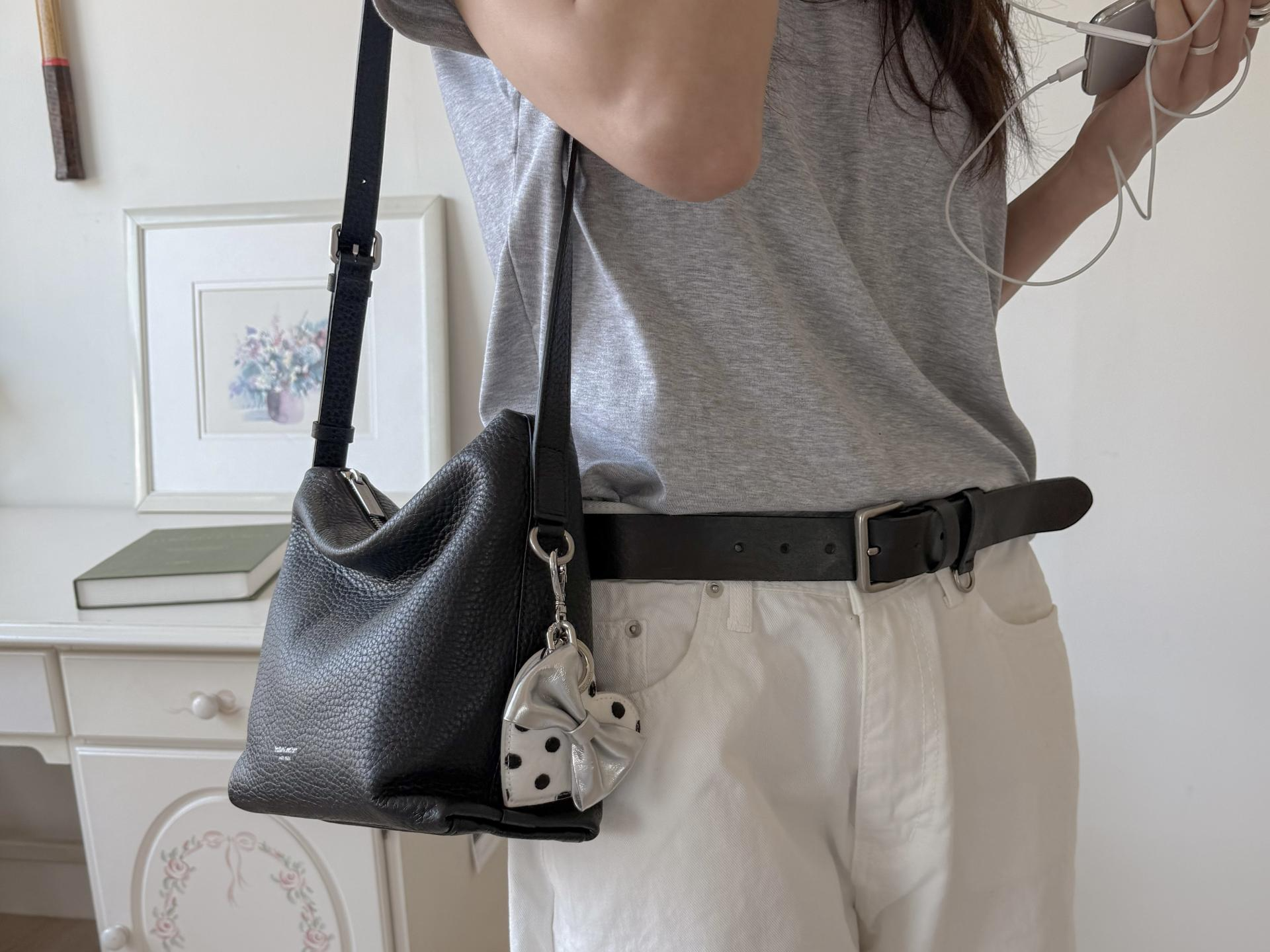 low包 S (亮面牛皮) /Low Bag S (Pull-up)