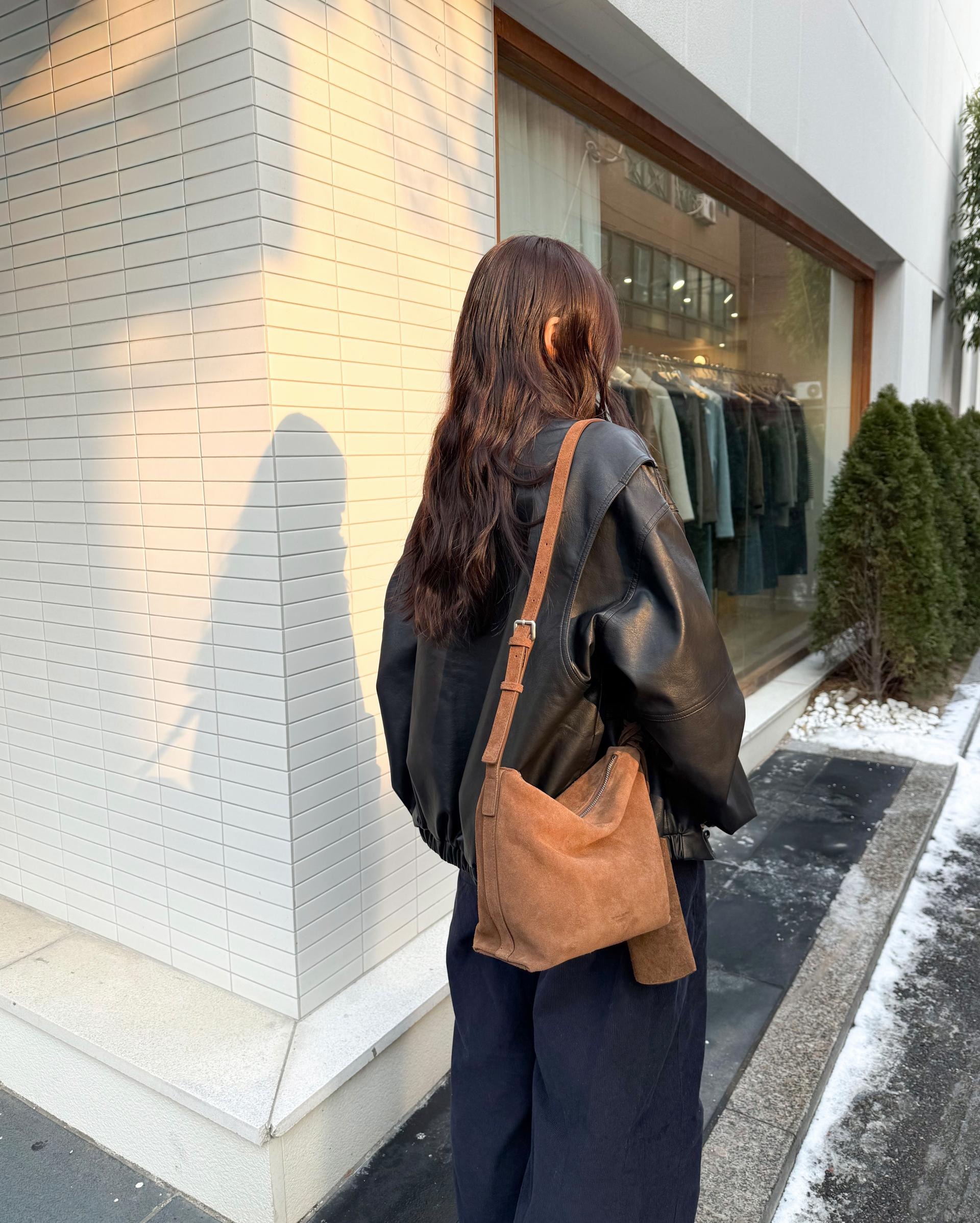 low包 (翻毛牛皮) / Low Bag S (Suede)