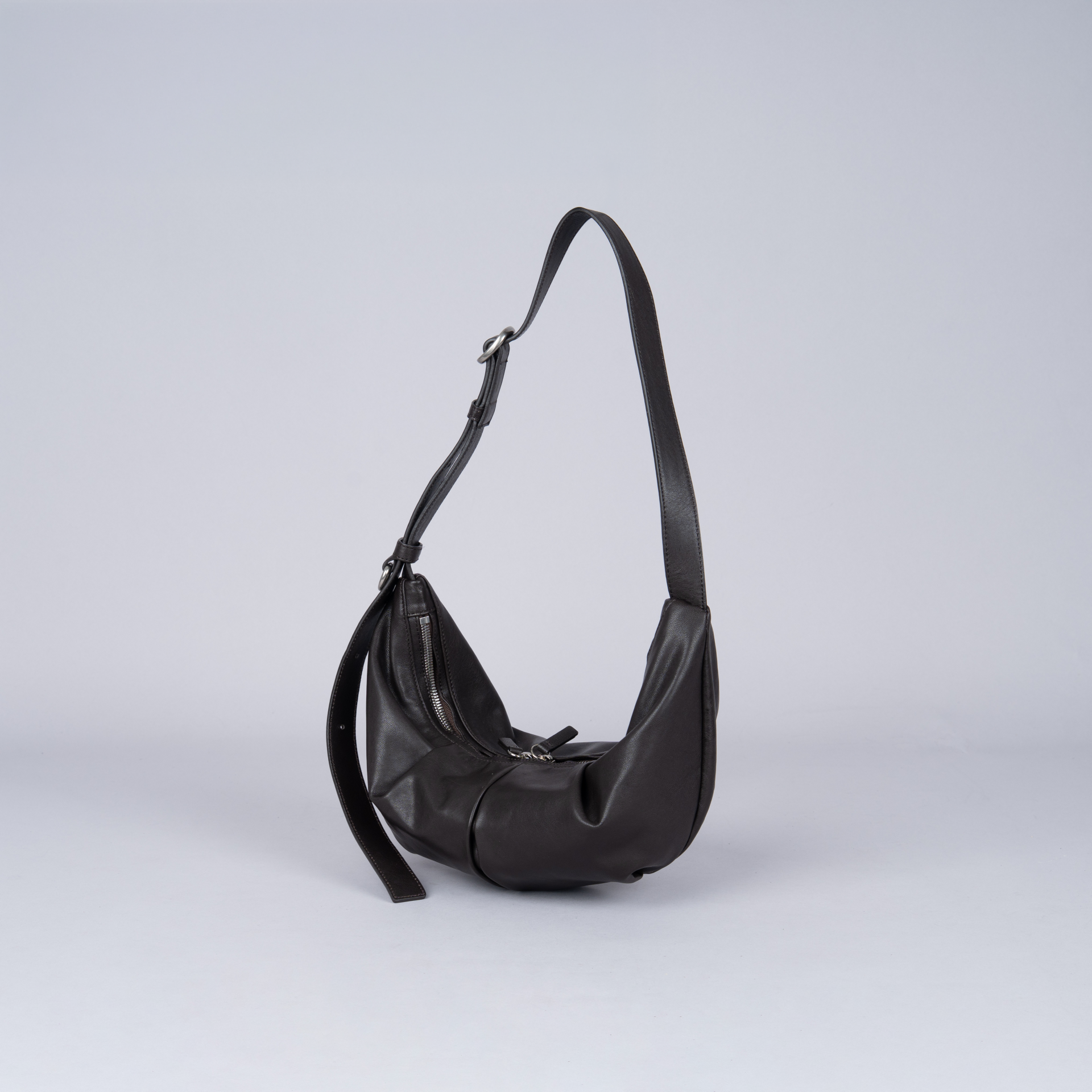 分身斜挎饺子包 / Cent Crossbody Bag