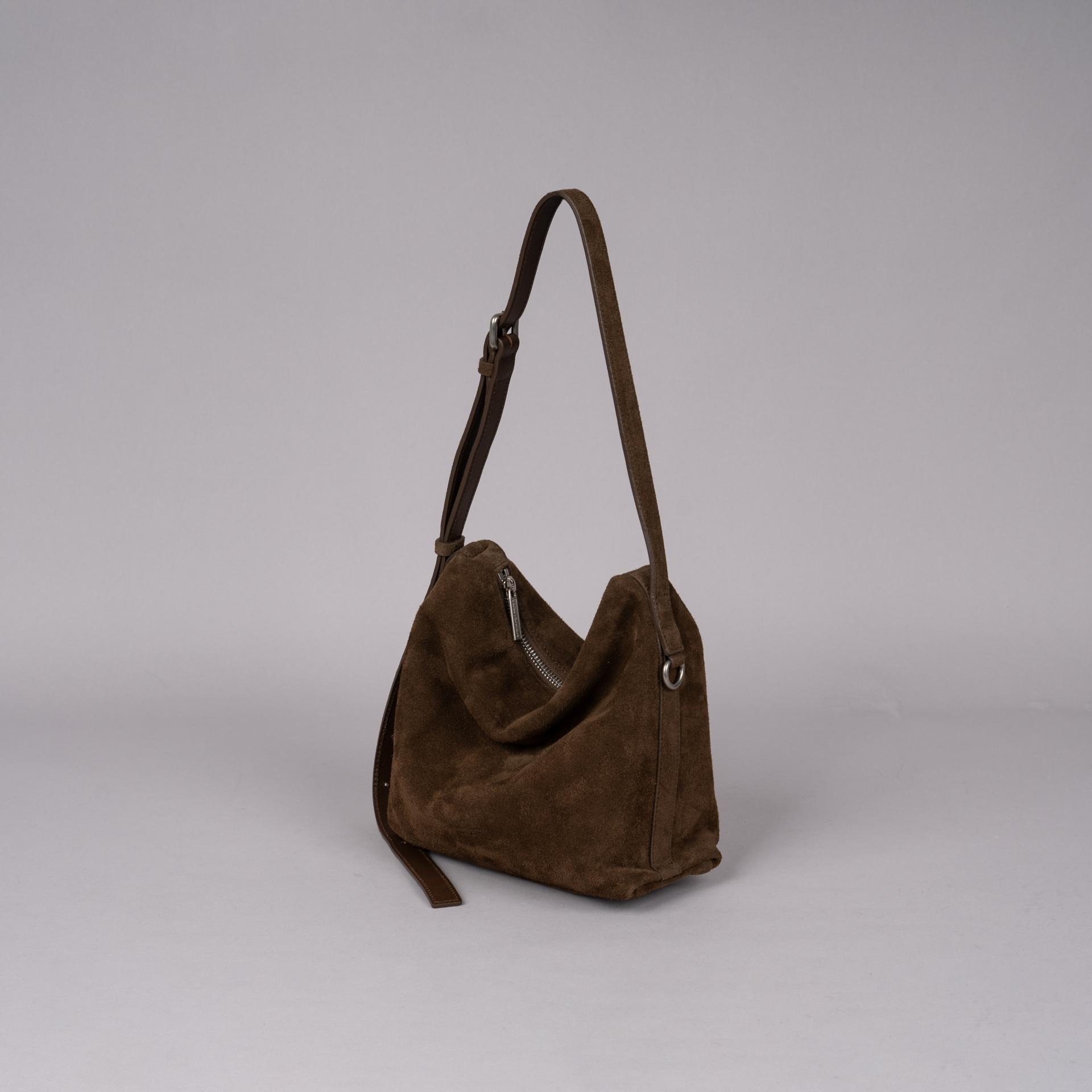 low包 (翻毛牛皮) / Low Bag S (Suede)
