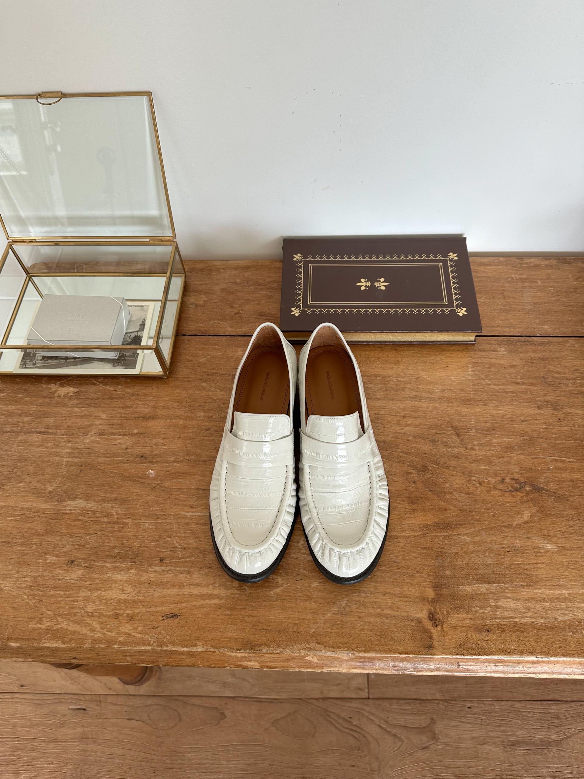 6212 SHOES