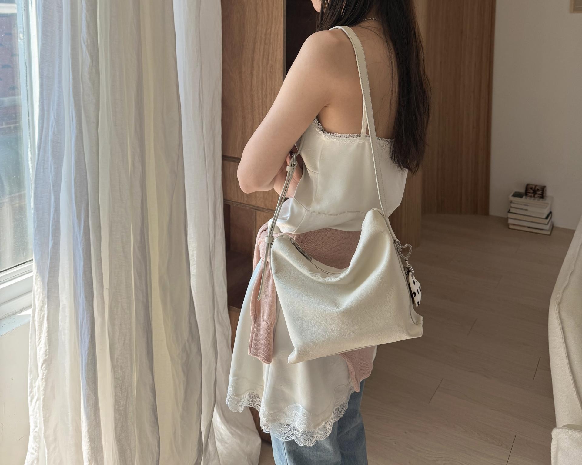 low包 S (亮面牛皮) /Low Bag S (Pull-up)