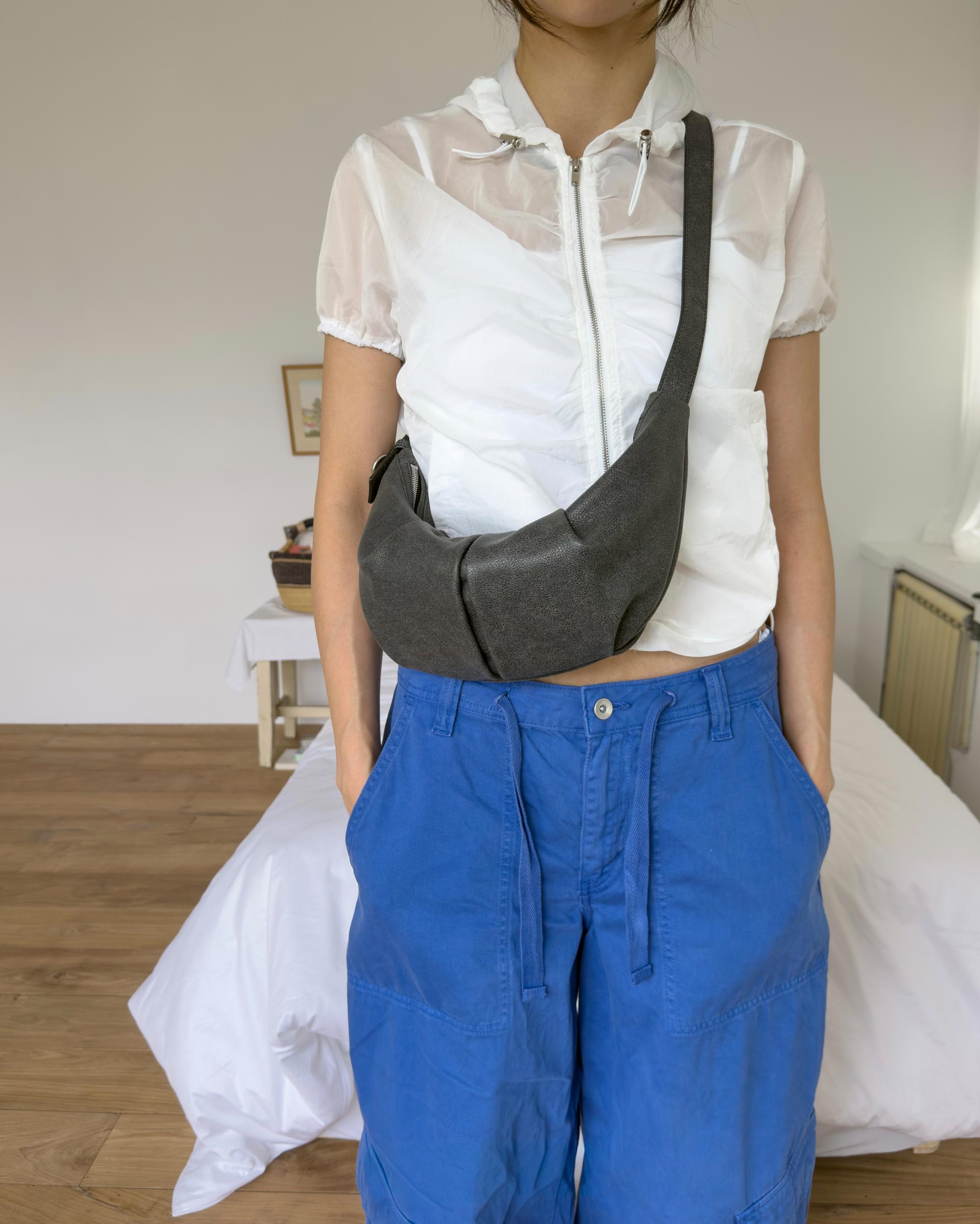 分身斜挎饺子包 / Cent Crossbody Bag