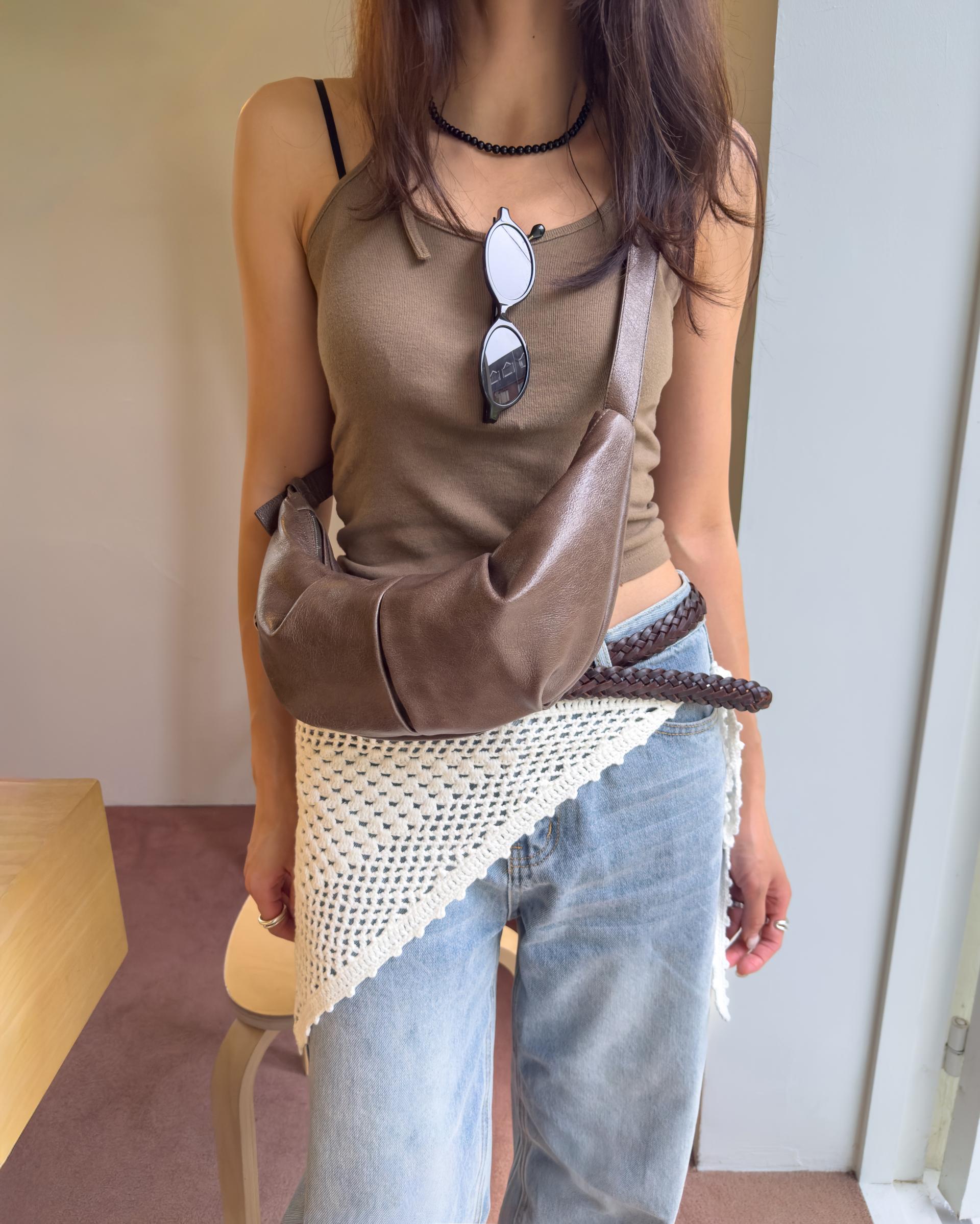 分身斜挎饺子包 / Cent Crossbody Bag