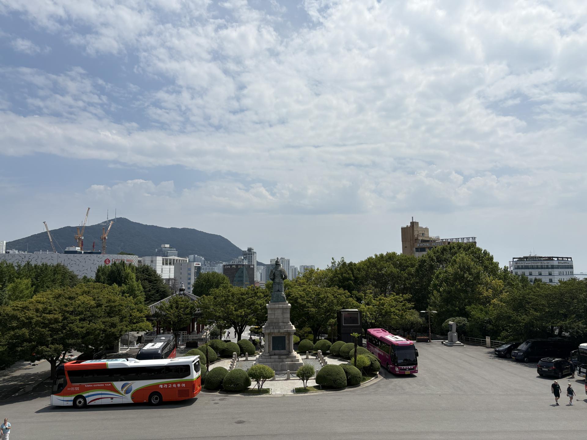 ee7a35f96d355.jpg