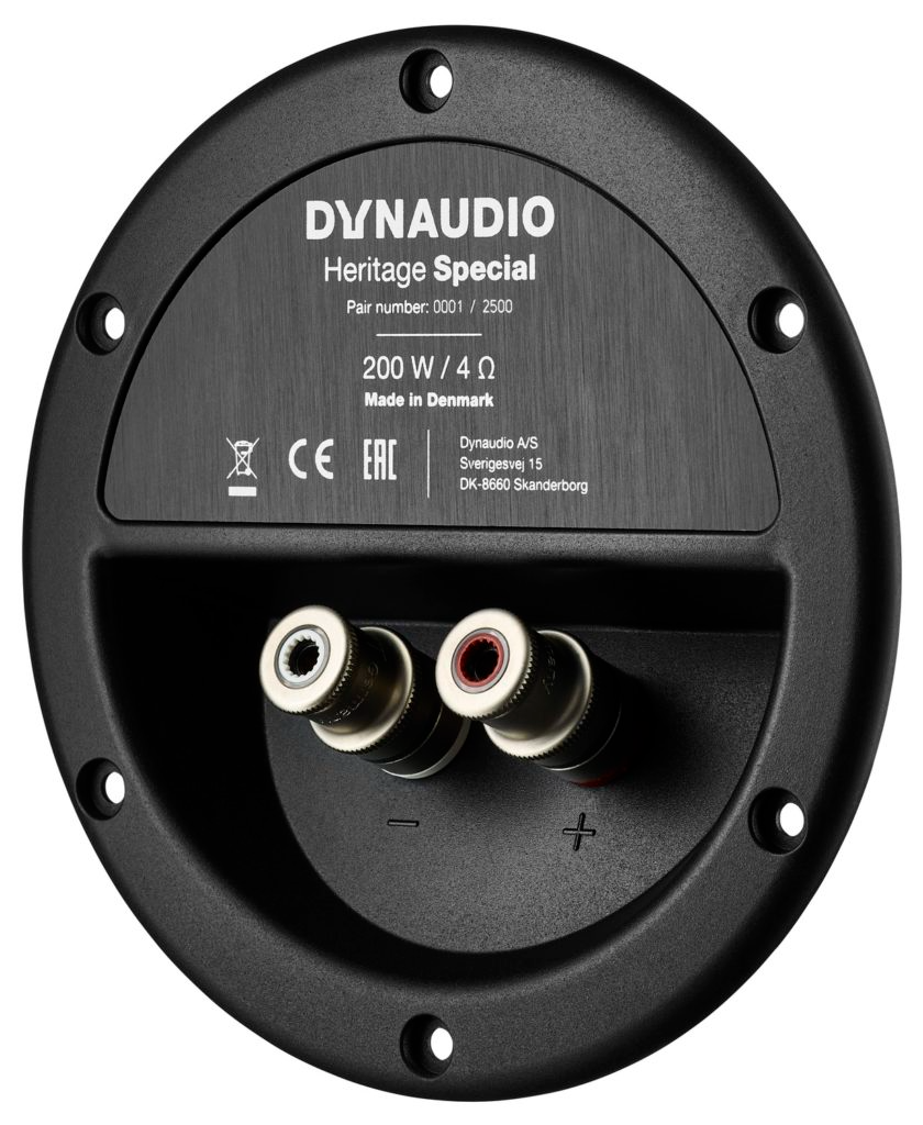 dynaudio-heritage-special_terminal-back-plate_02-840x1024.jpg