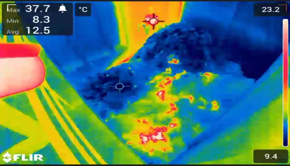 배터리화재예방,리튬이온배터리열폭주,배터리안전모니터링,열폭주사전감지,배터리표면온도측정,FLIR열화상카메라,배터리온도감시솔루션,열화상이상징후감지,배터리화재원인분석,산업용열화상카메라,배터리시험안전,배터리과열감지,24시간온도모니터링,열화상카메라활용사례,배터리안전솔루션
