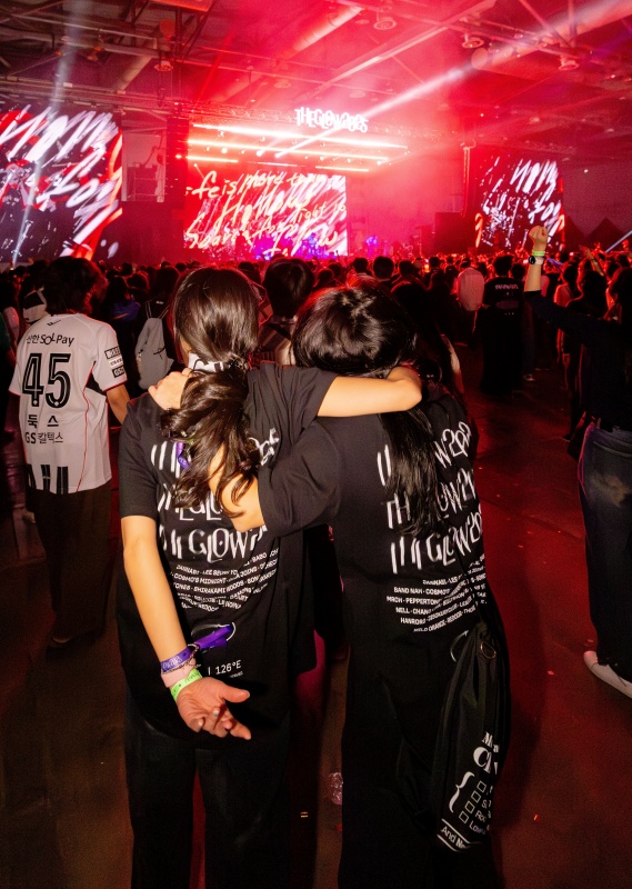 에이제로 X 더 글로우 2025.jpg