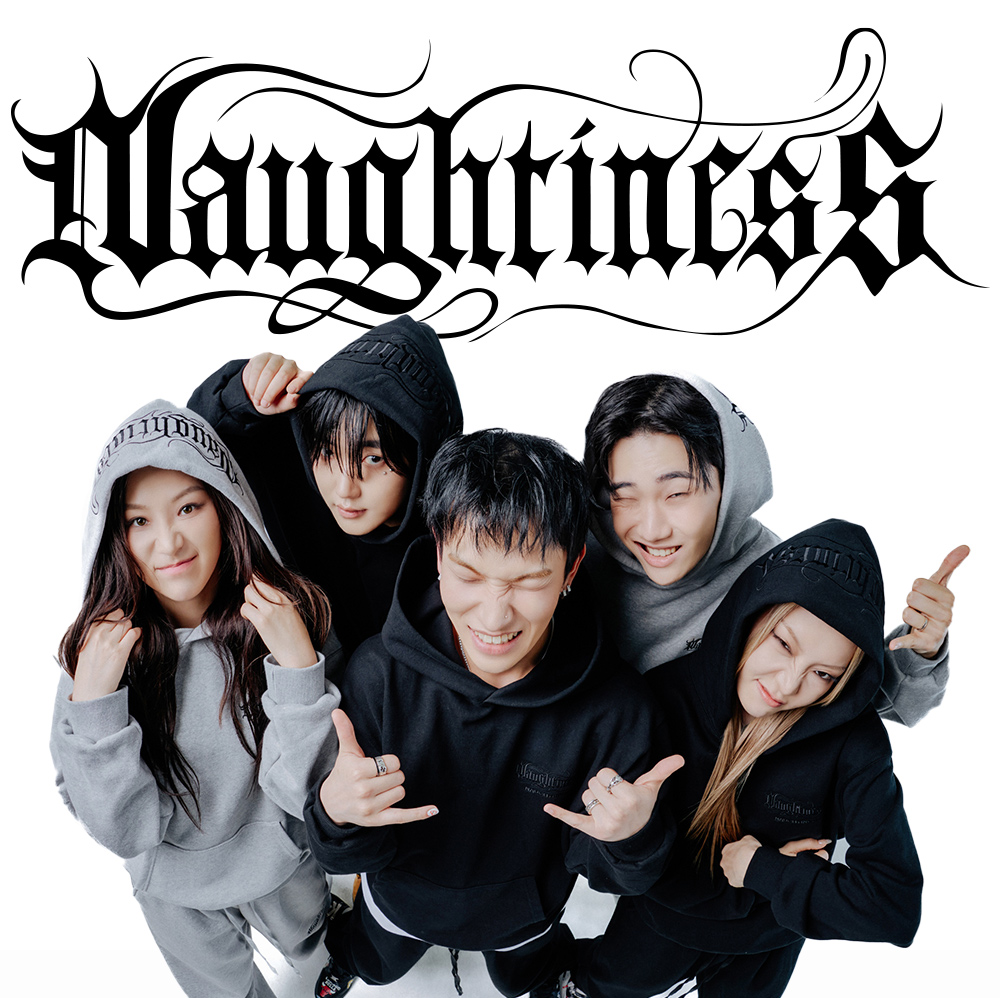 NAUGHTINESS T-SHIRTS BLACK