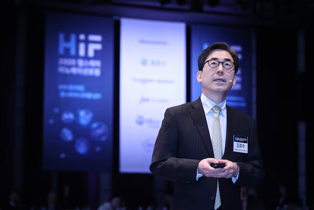 김효수 서울대병원 의생명연구원 교수(킴셀엔진 창업자 겸 대표이사)가 6일 서울 소공동 웨스틴조선호텔에서 열린 ‘2025 헬스케어이노베이션포럼(HIF2025)’에서 강연을 하고 있다./조선비즈