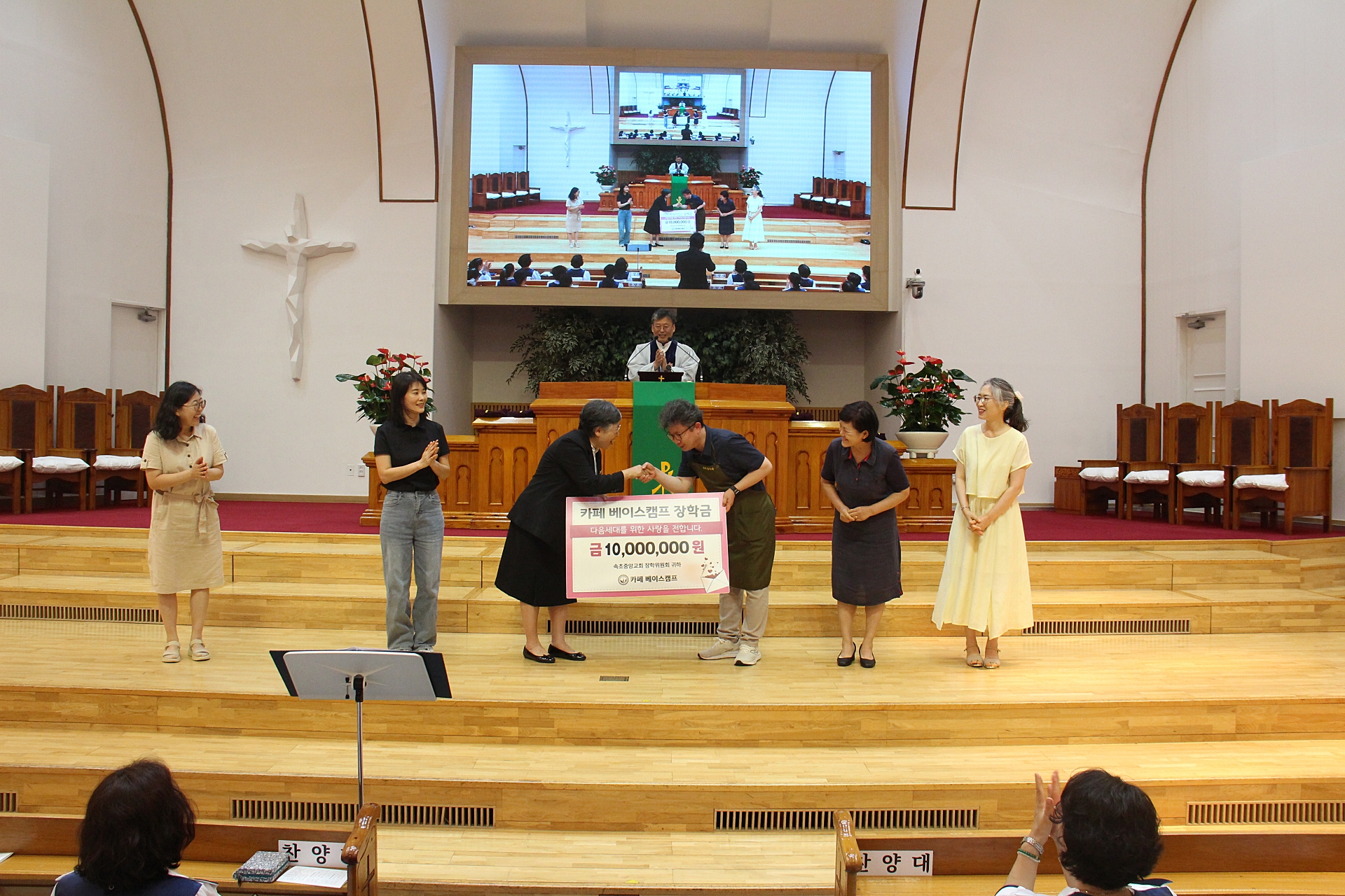 2be6e4d889918.jpg