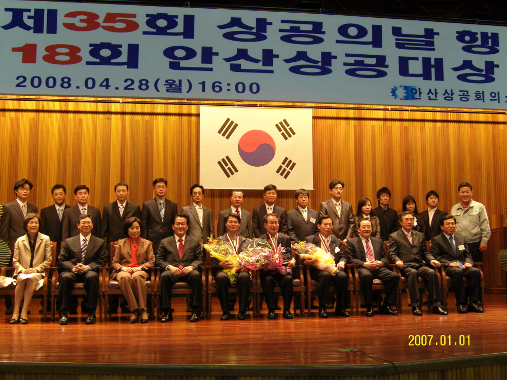 a5f576ce20f10.jpg