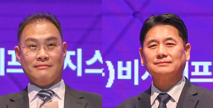 △국가기술표준원장 표창을 수상한 비지에프로지스 이민재 대표(왼쪽)와 델리퀸 하충효 대표