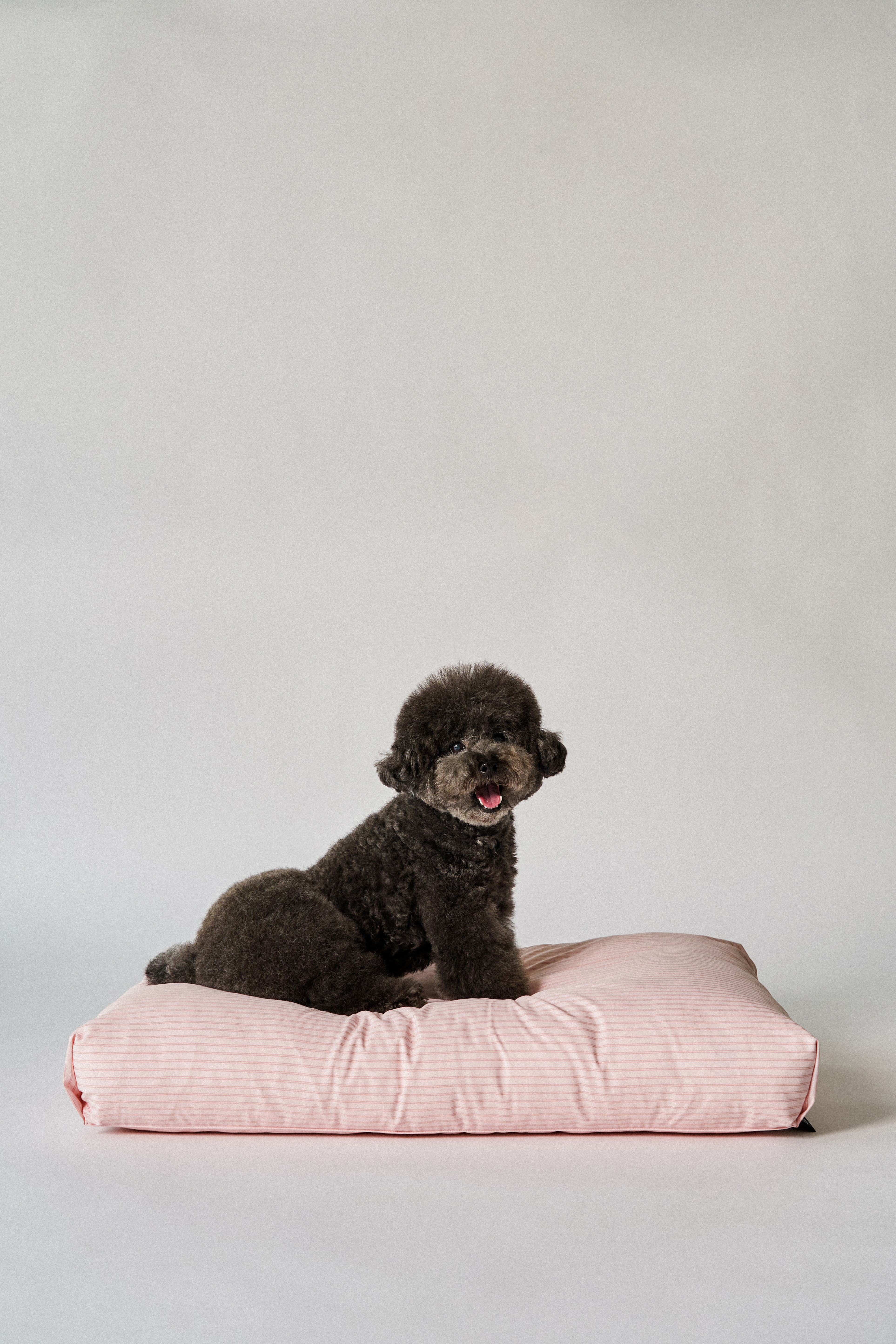 Rest bed striped Pale pink