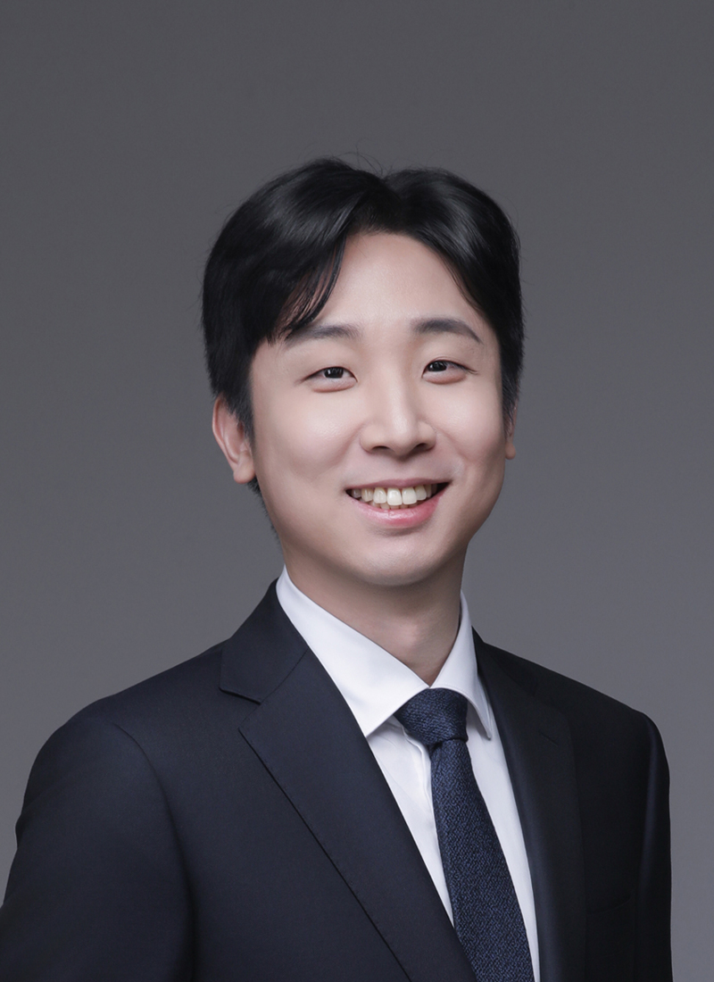 신지호 변호사 사진