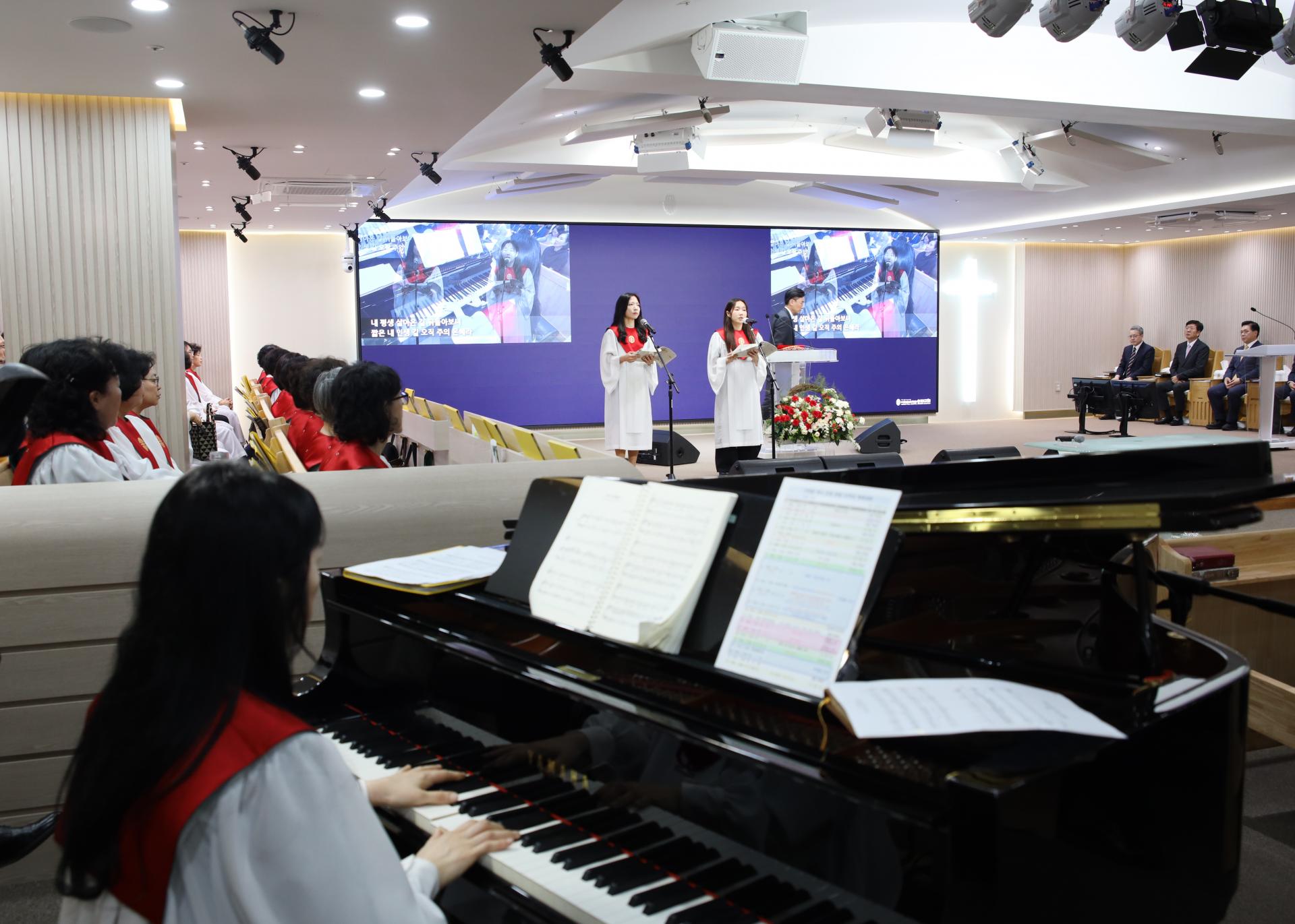 f7454ab935c44.jpg