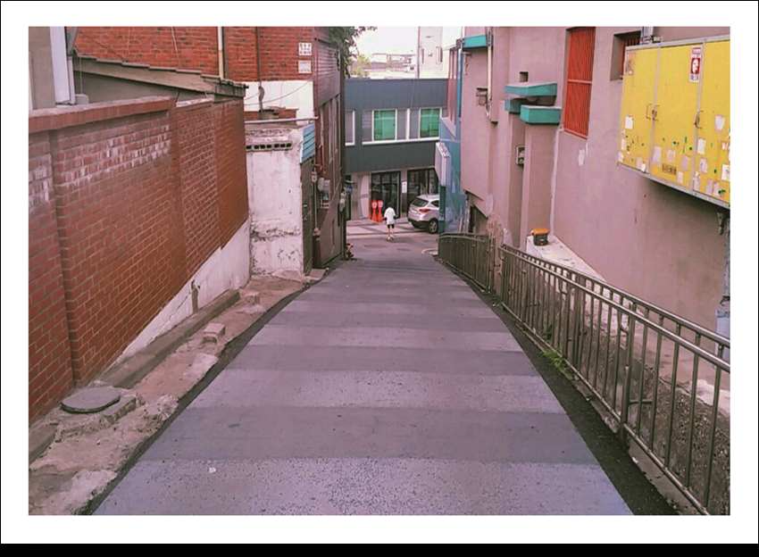 고2 박연심(골목길을접수한다).jpg
