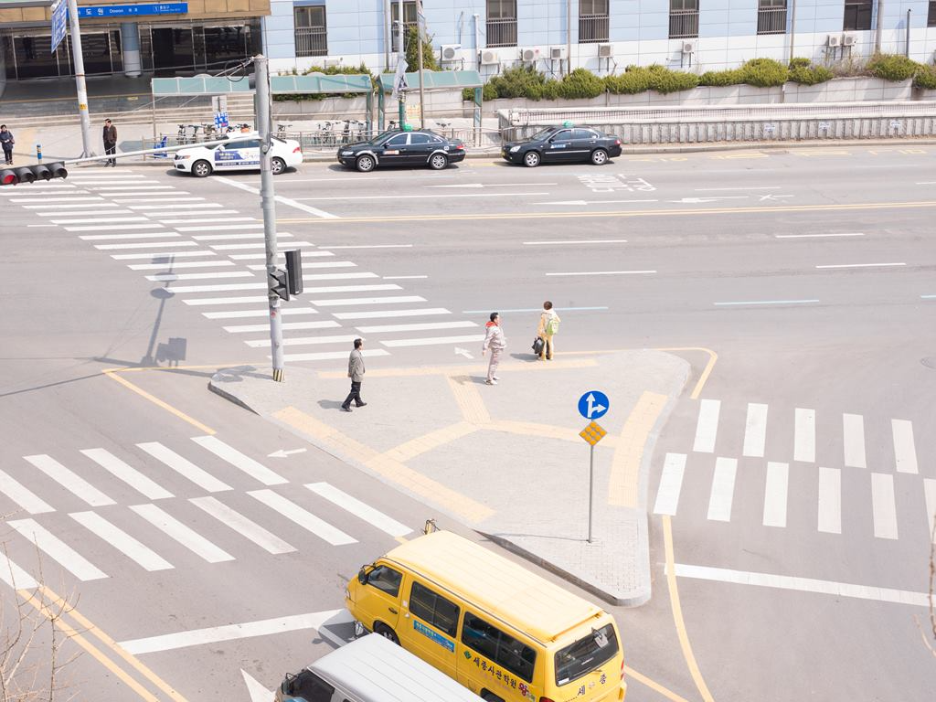 Lee, Youngwook, Springtime stroll strange city, Color Digital Archive Print, #1, 600 x 900 mm, 2013 (26).jpg