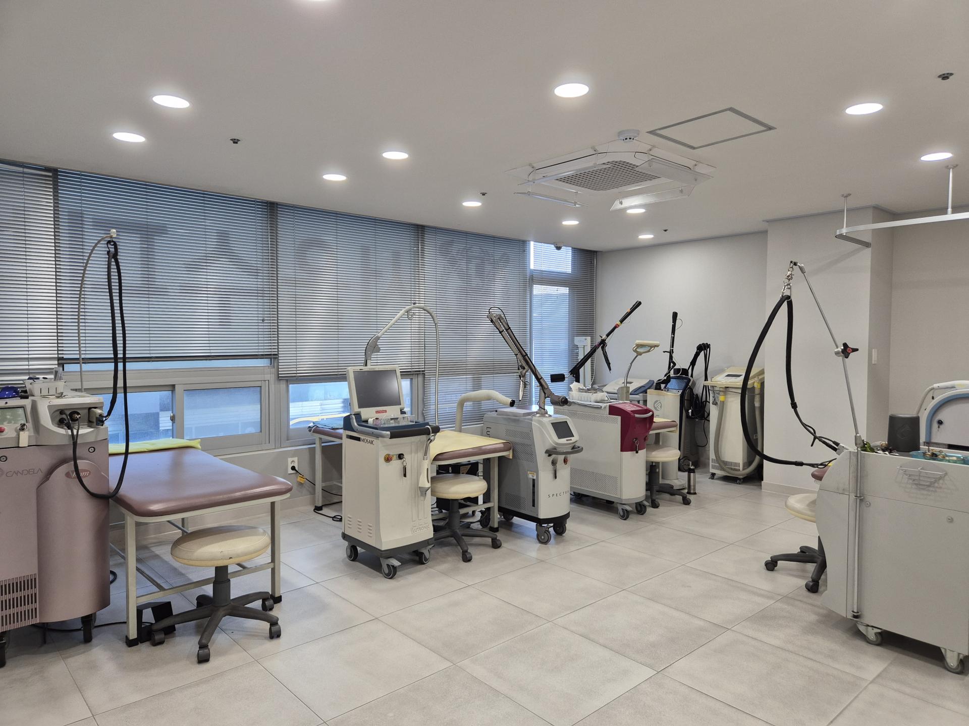 슬라이드 이미지 1