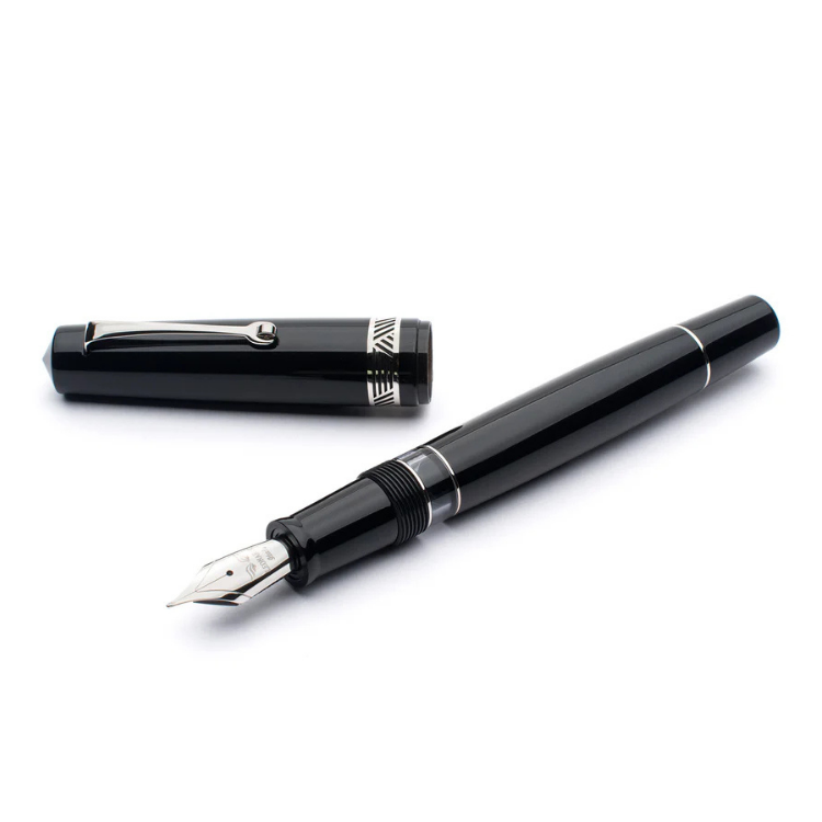 Silver trim Momento Magico Glossy Black fountain pen opened
