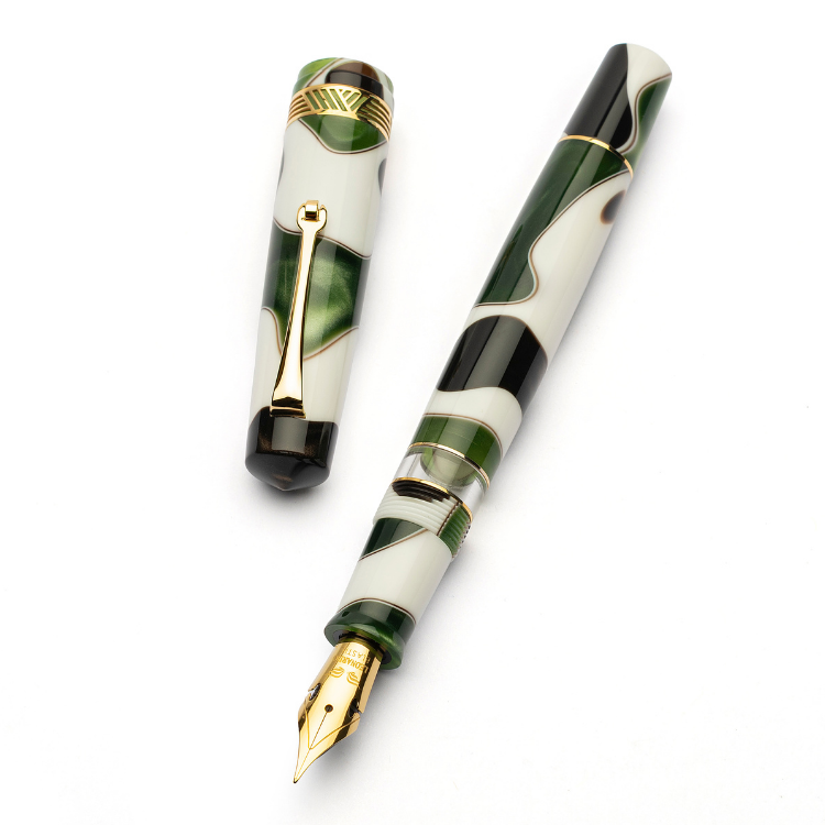 Yellow gold trim Momento Magico Leaf fountain pen opened