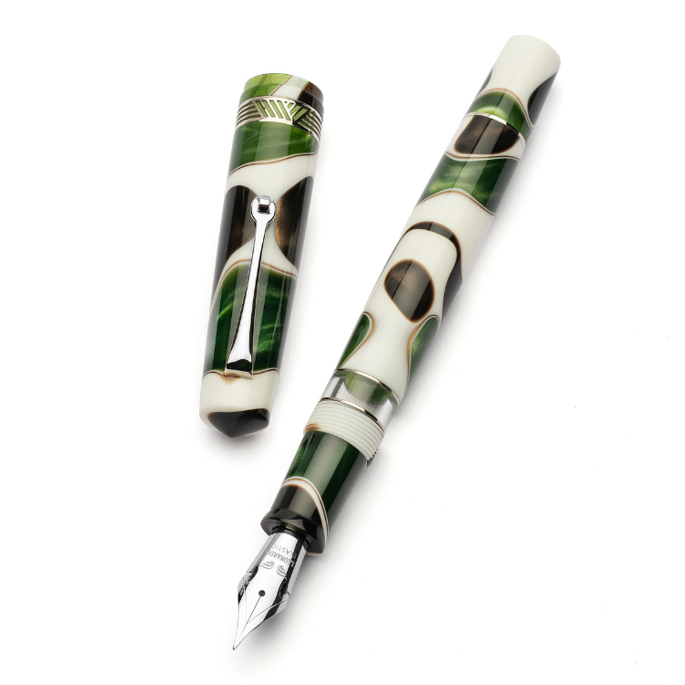 Silver trim Momento Magico Leaf fountain pen opened