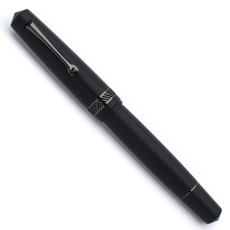 Ruthenium trim Momento Magico Matte Black fountain pen