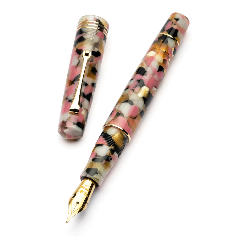 Yellow gold trim Momento Zero Corricella fountain pen opened