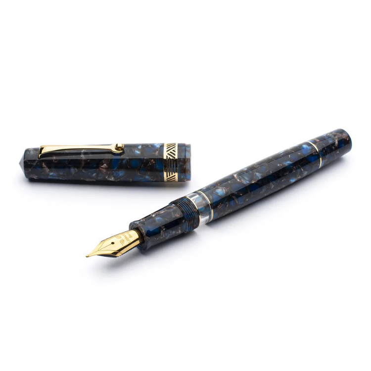 Yellow gold trim Momento Magico Pietra Salata fountain pen opened