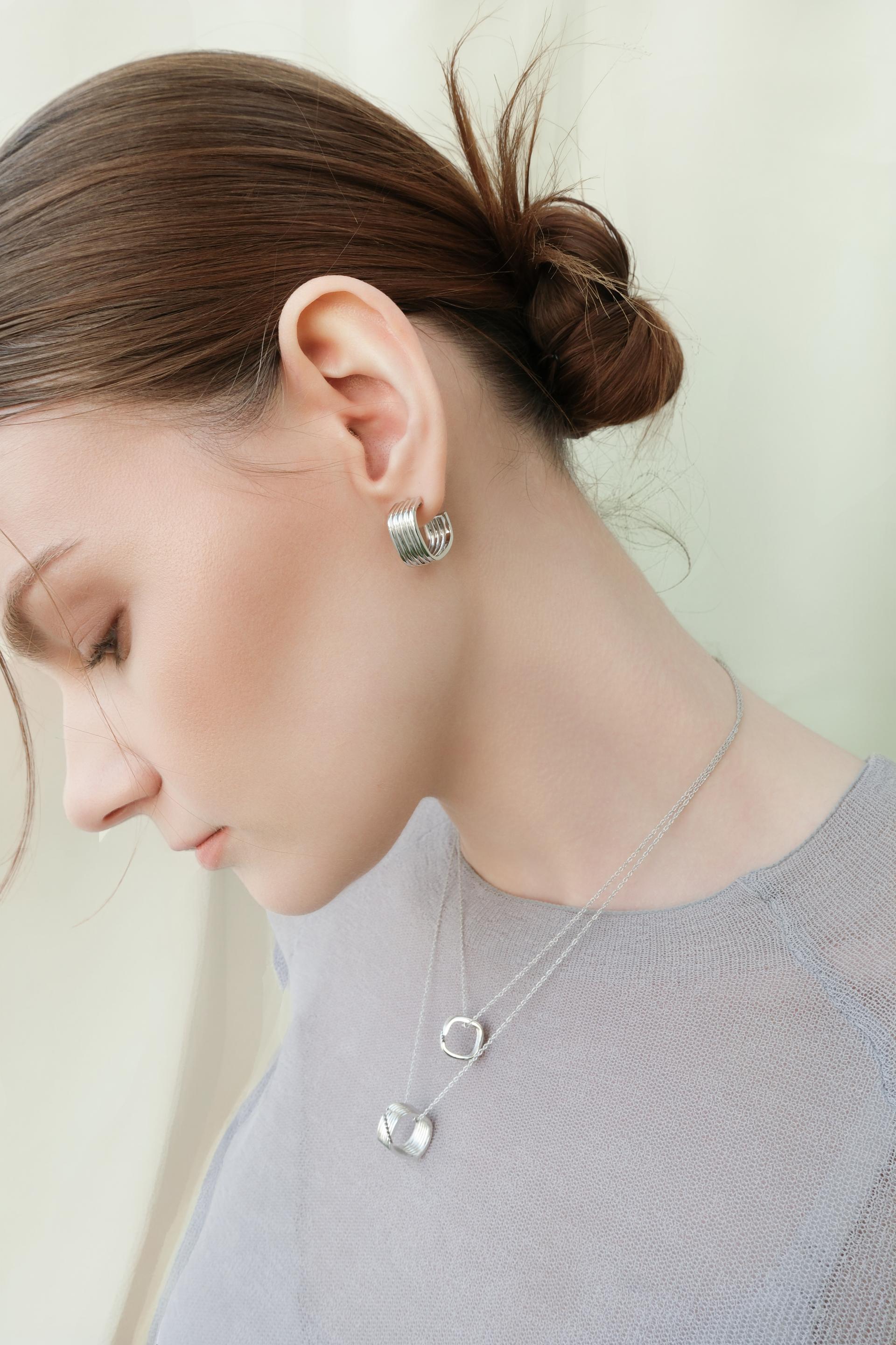Linear 05 Necklace (Silver)
