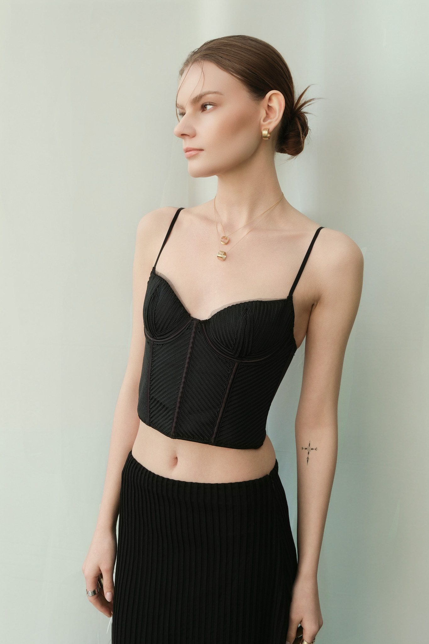 Linear Stud Hoop Earrings (Yellow Gold)