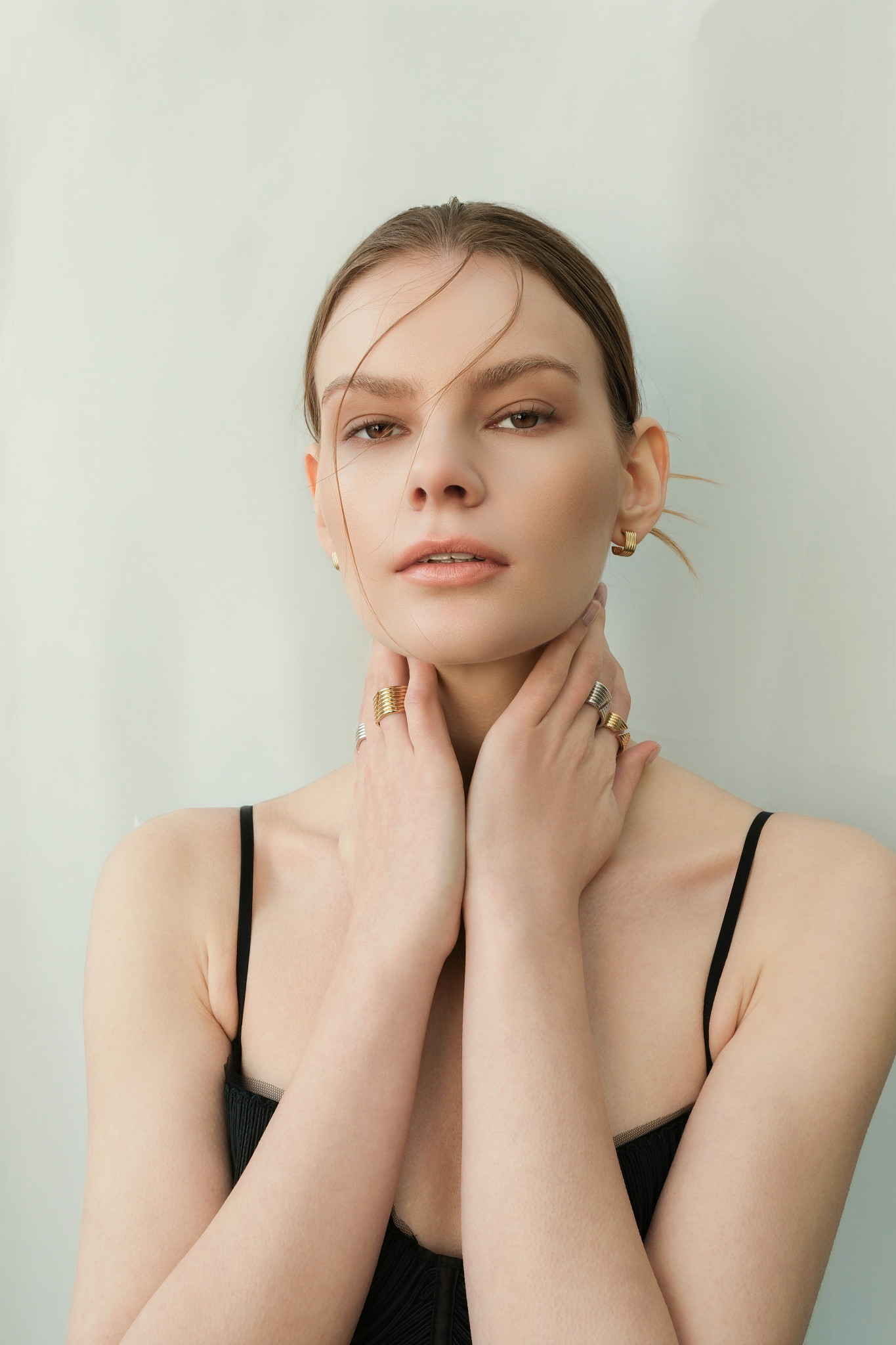 Linear Stud Hoop Earrings (Yellow Gold)