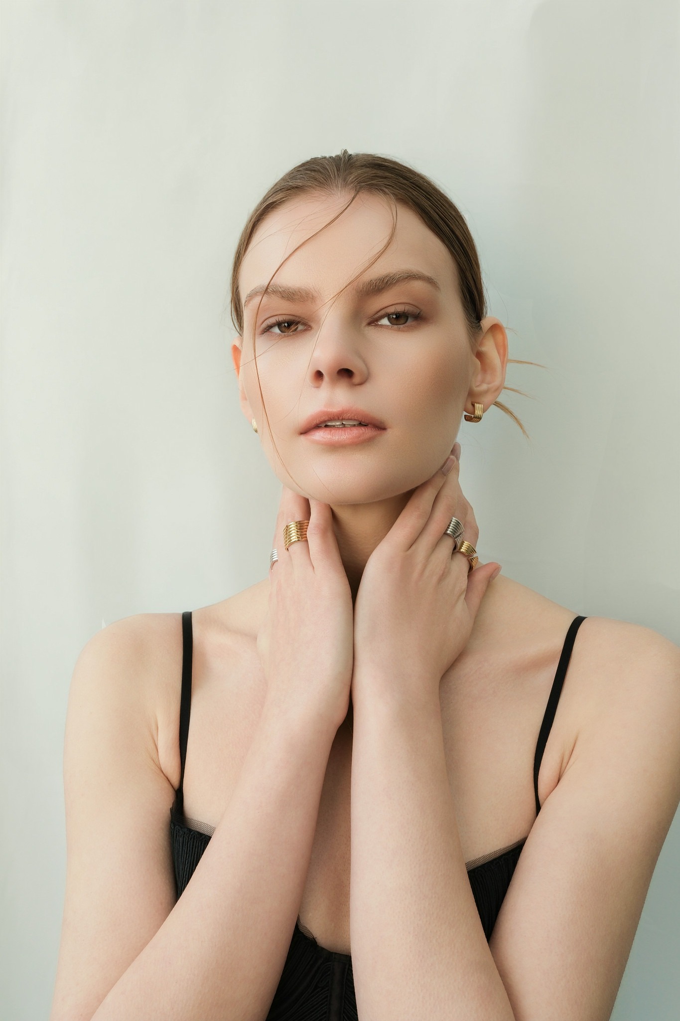 Linear Stud Hoop Earrings (Yellow Gold)