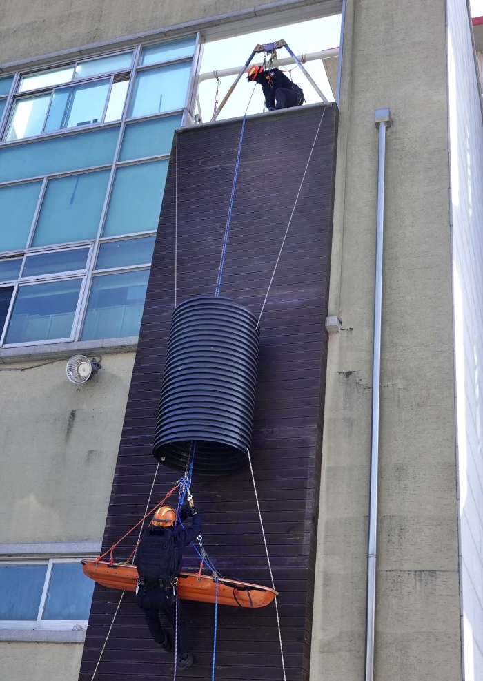 [보도사진](2026.2.23.) (남원소방서, 전국소방기술경연대회 대비 최정예 구조대원 훈련 돌입) (1).JPG