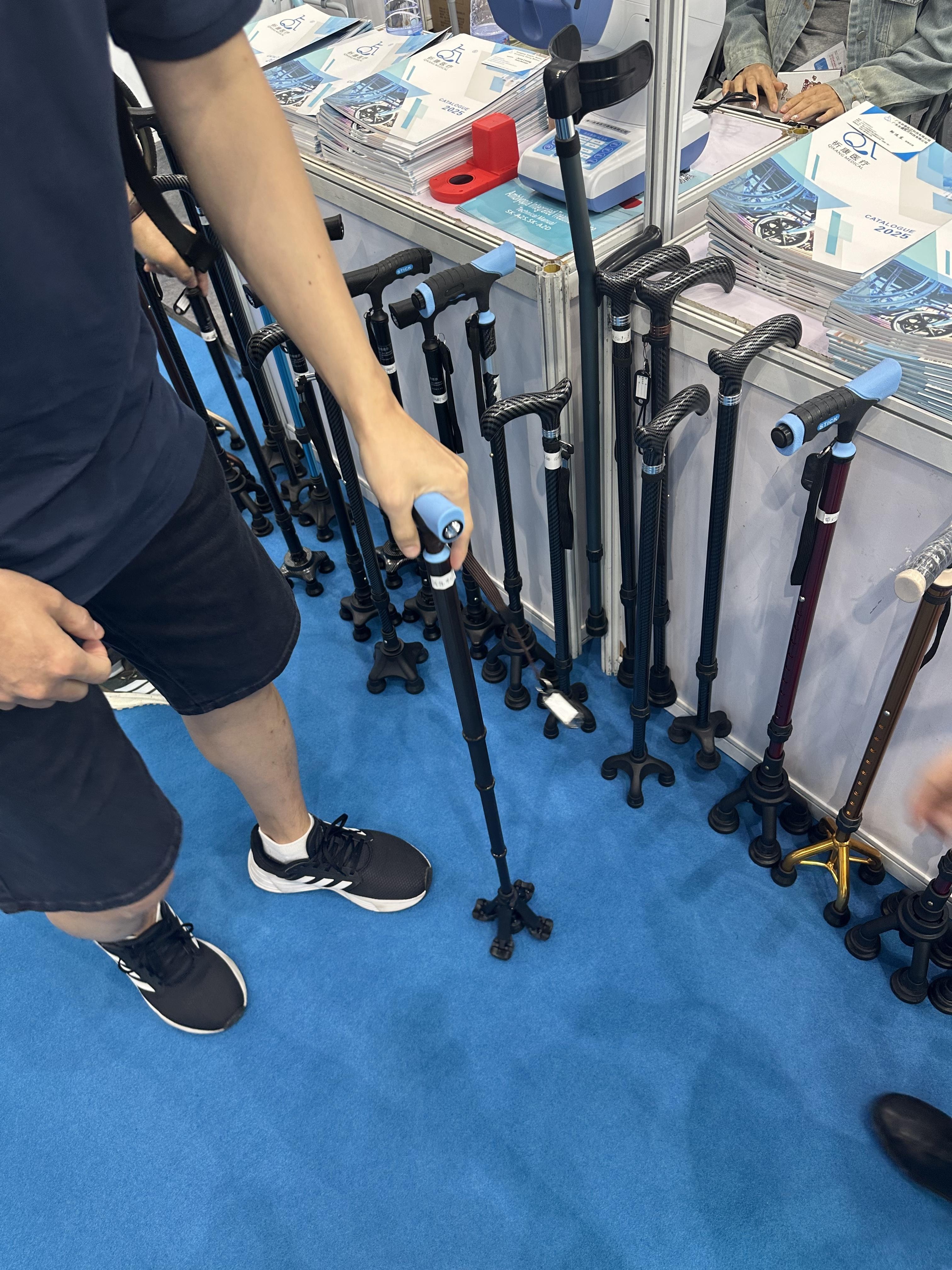 거대한 피벗형 팁